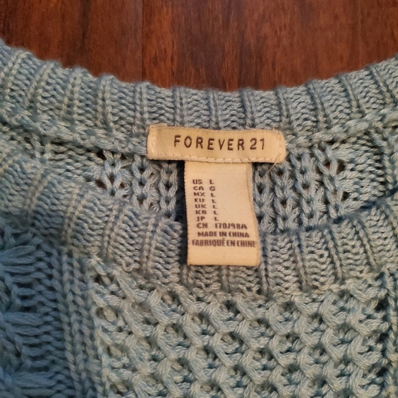 FOREVER 21 WINTER Sweater - Picture 2 of 3